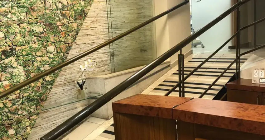 Sala comercial com 3 salas para alugar na Rua Santo Antônio, 415, Centro, Juiz de Fora