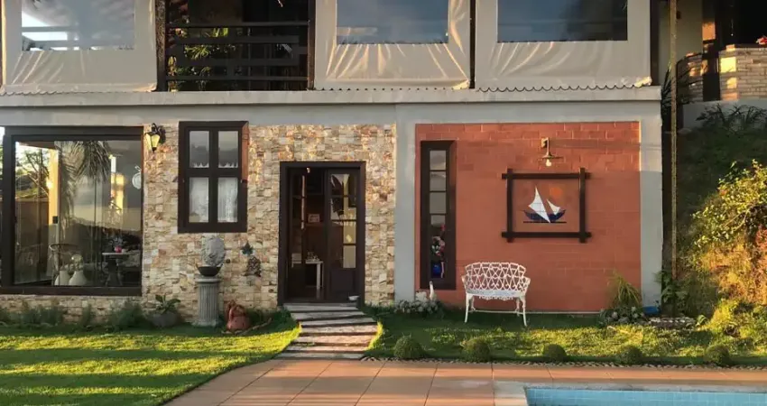 Casa à venda com 3 suítes em condomínio fechado de juiz de fora