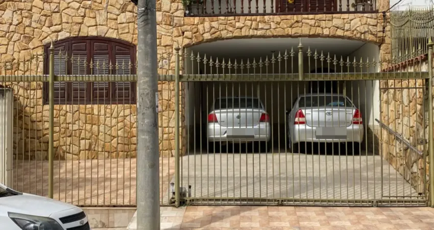 Casa ampla com três quartos no bairro democrata, bairro bem localizado