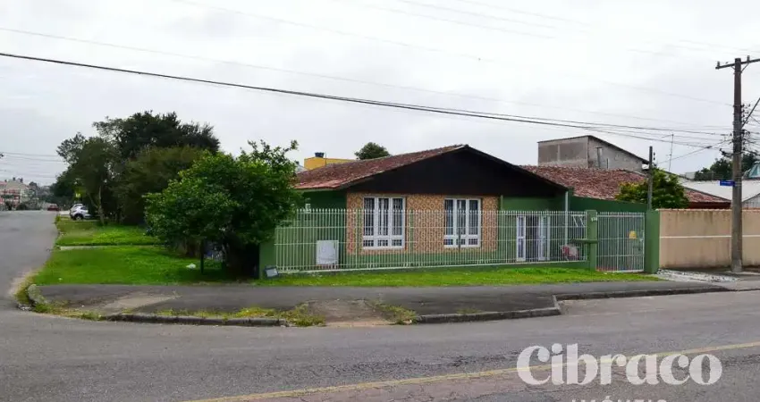 Casa à venda na Avenida Florianópolis, 539, Cajuru, Curitiba