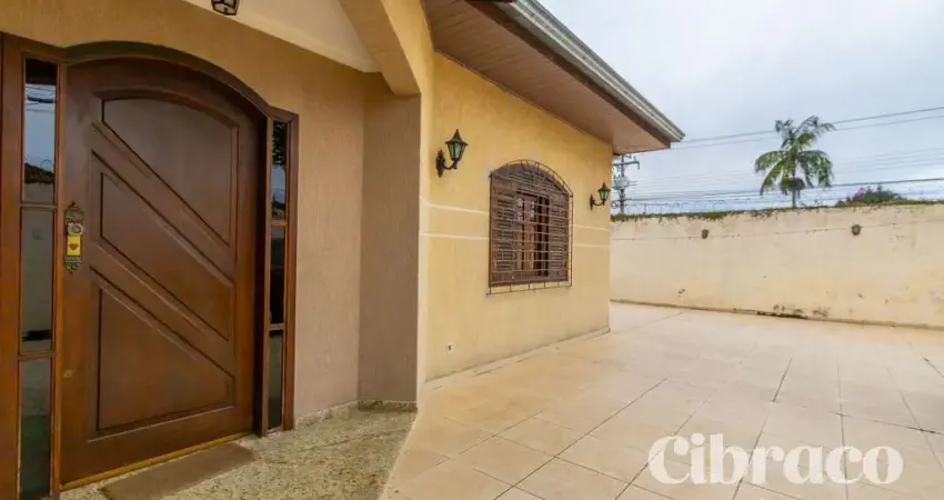 Casa com 5 quartos no bairro cajurú, próximo ao supermercado jacomar.