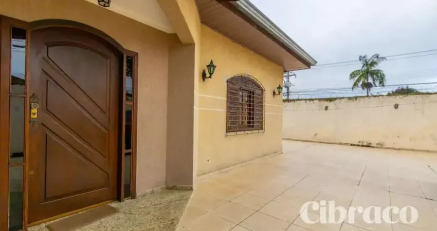 Casa com 5 quartos no bairro cajurú, próximo ao supermercado jacomar.