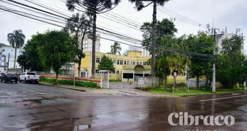 Prédio com 15 salas para alugar na Rua Atílio Bório, 668, Alto da Rua XV, Curitiba
