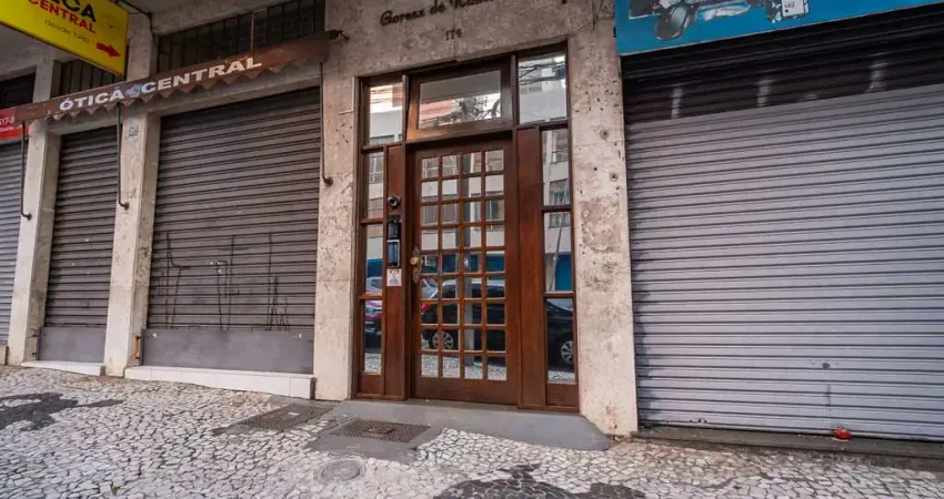 Apartamento com 3 quartos à venda na Rua Ébano Pereira, 174, Centro, Curitiba