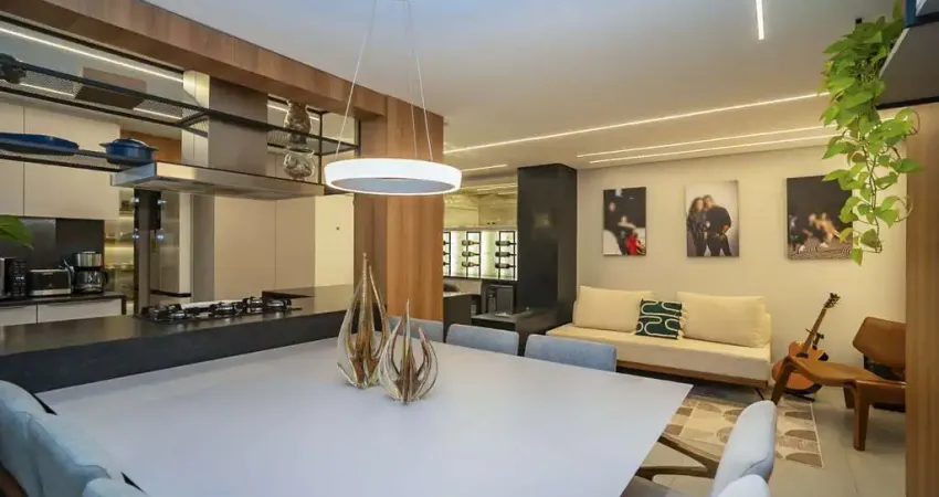 Apartamento reformado com 3 quartos à venda no Centro