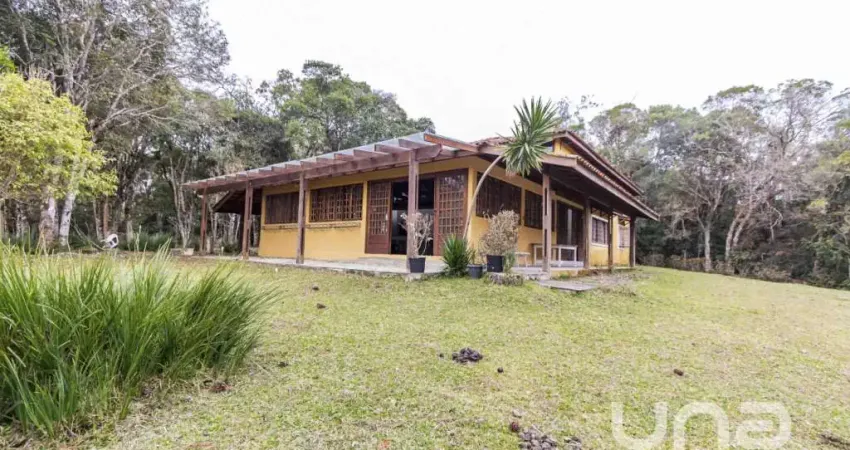 Chácara / sítio com 2 quartos à venda na Rua Elvira Lorusso do Nascimento, 336, Vila Fuck, Piraquara