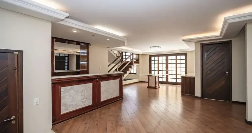 Casa comercial com 10 salas para alugar na Rua Ozório Duque Estrada, 81, Jardim Social, Curitiba