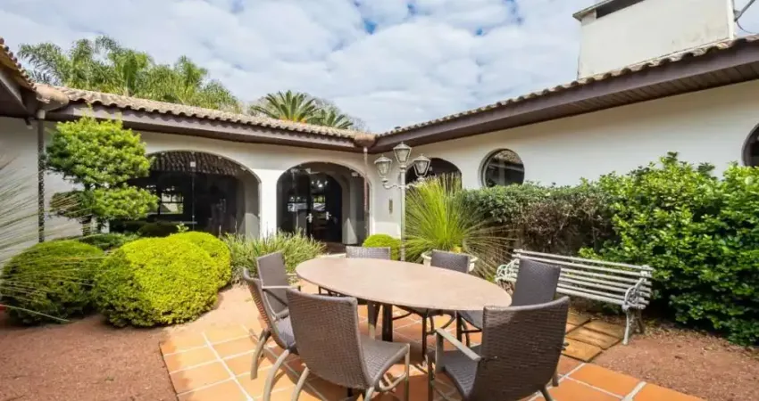 Casa residencial térrea ao lado do parque barigui no bairro cascatinha de 900m² com 5 quartos