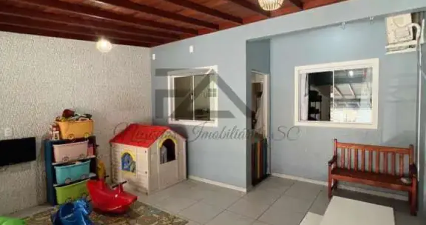 Casa à venda com 2 dormitórios no bairro Bela Vista, em Palhoça/SC