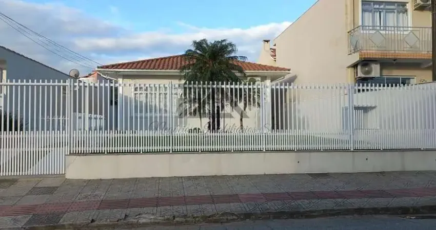 Casa para Venda em São José, Fazenda Santo Antônio, 3 dormitórios, 2 banheiros, 4 vagas
