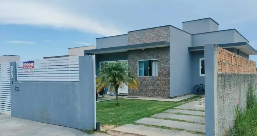 Casa 03 dormitórios com piscina bairro Potecas em São José SC