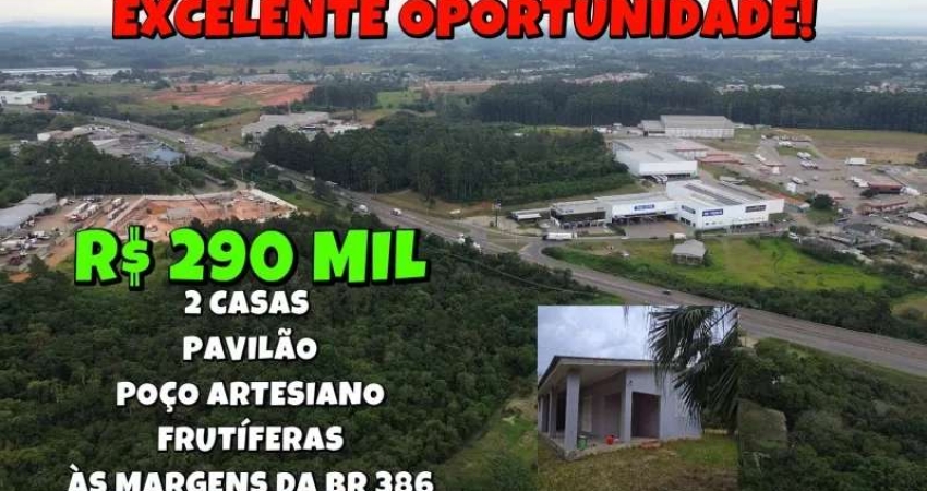 [618] CHACRINHA EM NOVA SANTA RITA COM DUAS CASAS E UM PAVILHÃO , POÇO ARTESIANO. ÀS MARGENS DA BR 386