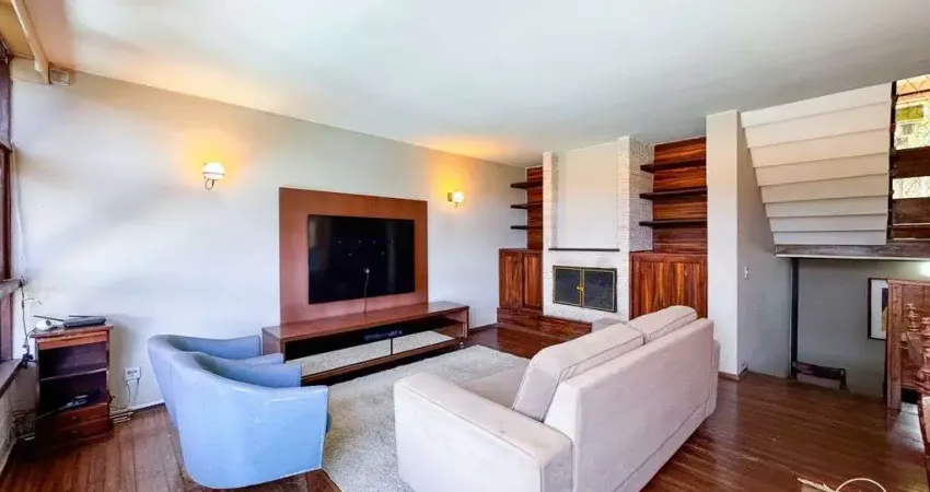 Casa com 3 quartos, 268m2 à venda por R$900.000,00 - Iúcas, Teresópolis