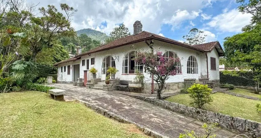 Casa à venda com 4 quartos, 900m2 por r$595.000 em granja guarani, teresópolis