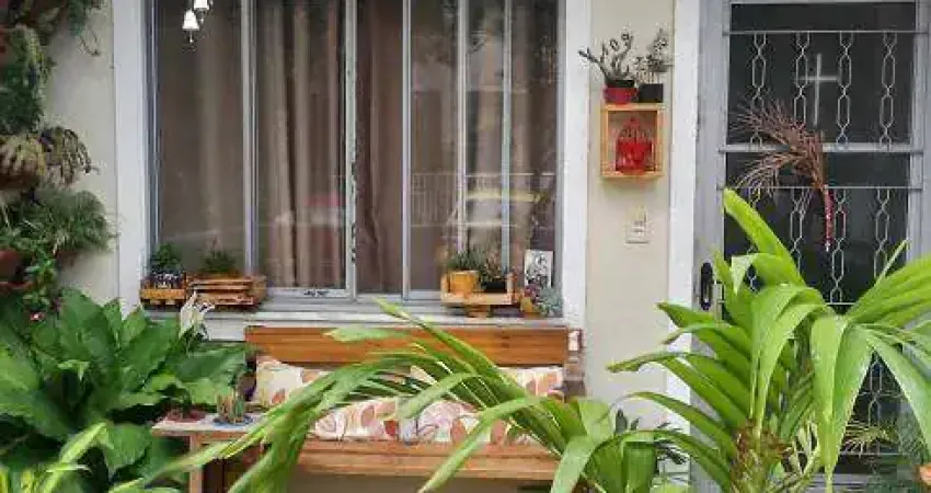 Casa em condomínio/2 quartos/ estrada do cabuçu/500 metros do rio da prata/ aceita financiamento.