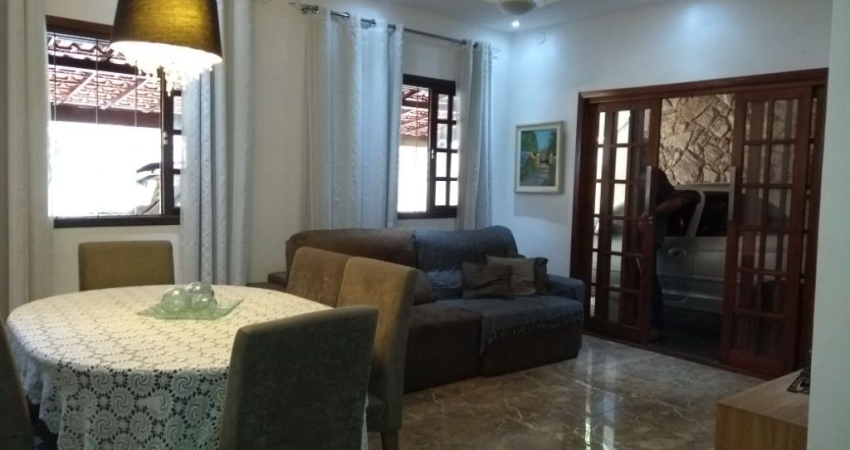 Casa linear de Condomínio; casa próximo ao Calçadão de Campo Grande.