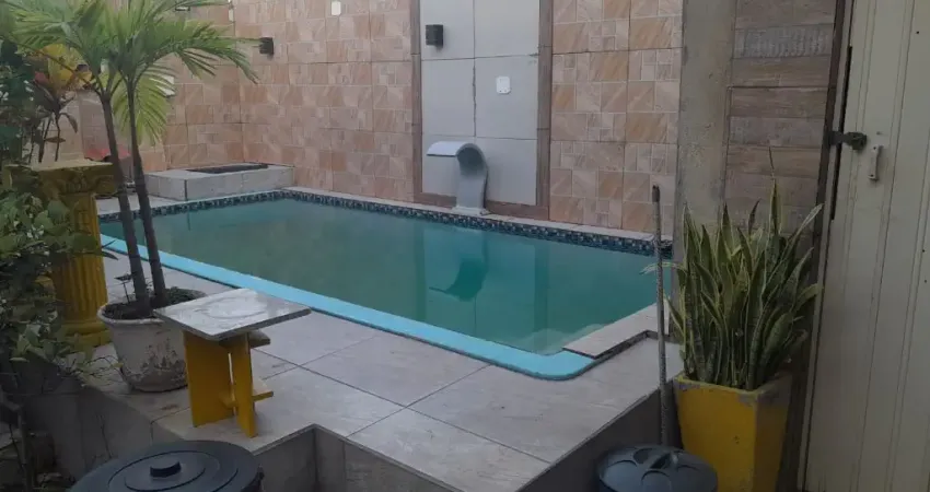 Casa com 3 quartos próxima ao centro de Campo Grande Rj