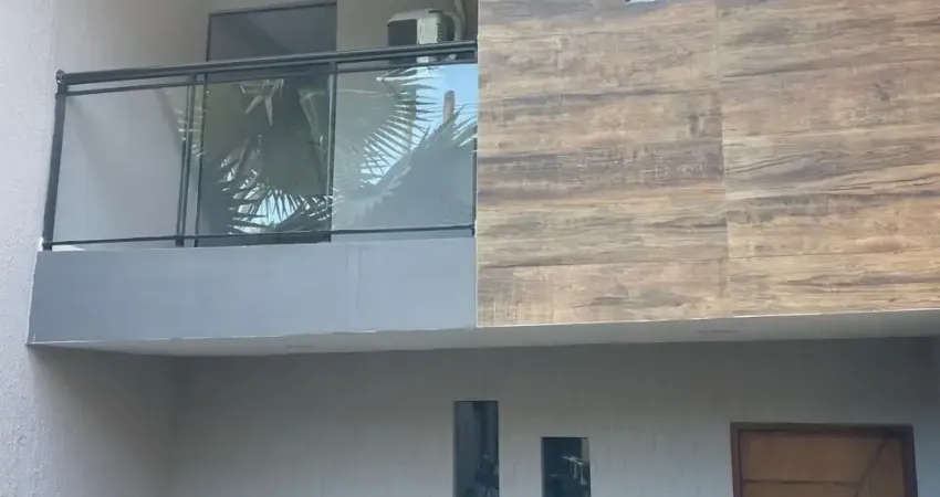 Casa com 2 quartos e 2 banheiros; Casa duplex com 2 quartos em guaratiba
