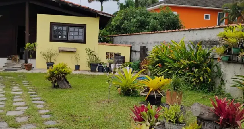 Sítio na ilha de guaratiba com 2 quartos; chácara com 2 quartos
