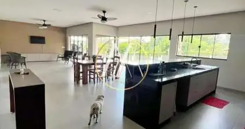 Casa à venda em condomínio com 3 suítes, 250 m² e amplo terreno – estância cabral – londrina/pr