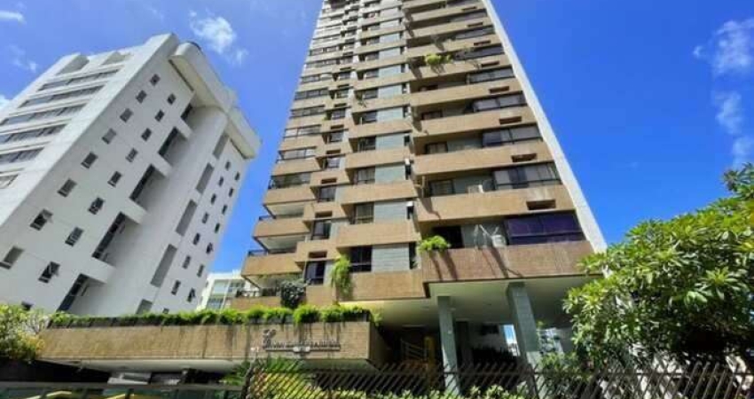 Apartamento à Venda no Edf. Elson Bahia de Almeida - 185m², 04 Quartos, Varanda em Candeias
