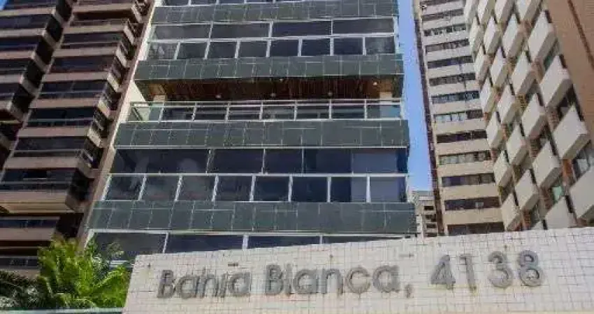 Apartamento com 05 suítes na Av. Boa Viagem