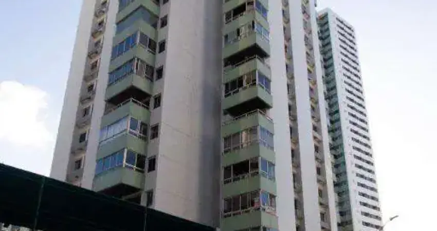 Apartamento à venda no Edifício Almeida Garret em Boa Viagem com 176m², varanda e 4 quartos