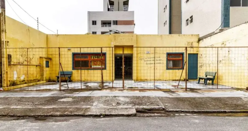 Casa comercial em Piedade com 4 dormitórios à venda