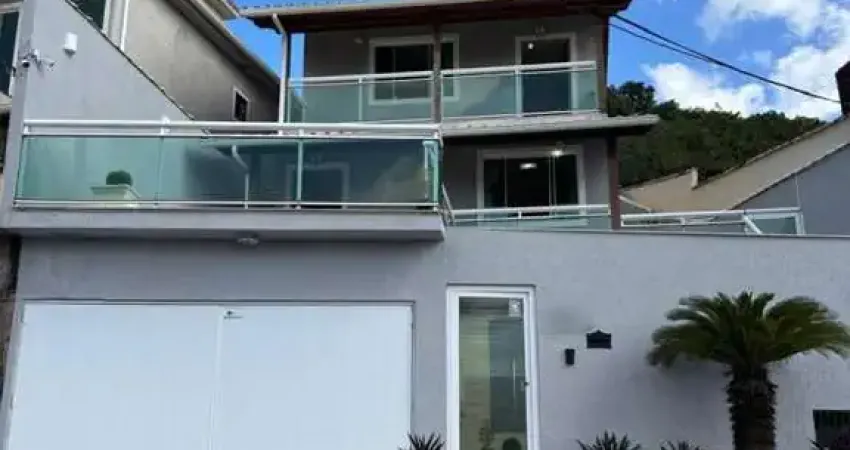 Casa para Venda em Maricá, Centro, 2 dormitórios, 2 suítes, 4 banheiros, 1 vaga