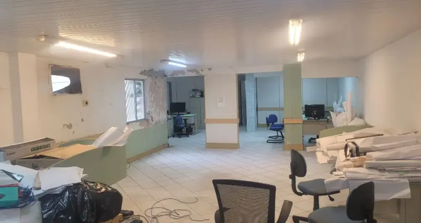 Sala comercial com 6 salas para alugar na Rua Caetité, 175, Rio Vermelho, Salvador