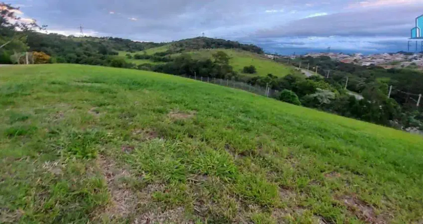 Lindo terreno Santa Isabel louveira