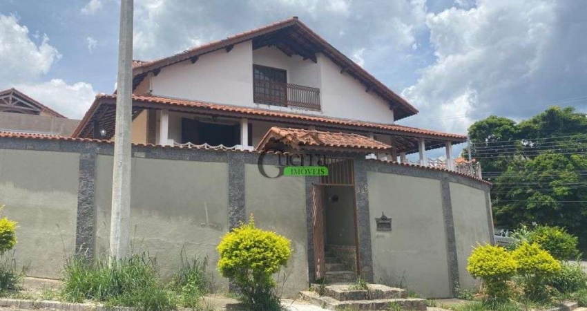 Charmosa casa em ótimo bairro