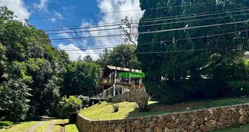 LINDA RESIDÊNCIA EM CONDOMÍNIO FECHADO