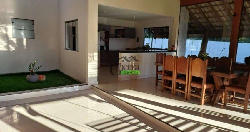 Linda Casa térrea em associação