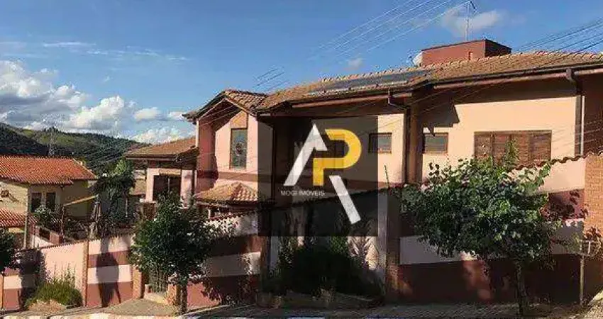 Sobrado com 4 suítes 296 m² a venda no Centro de Guararema/SP