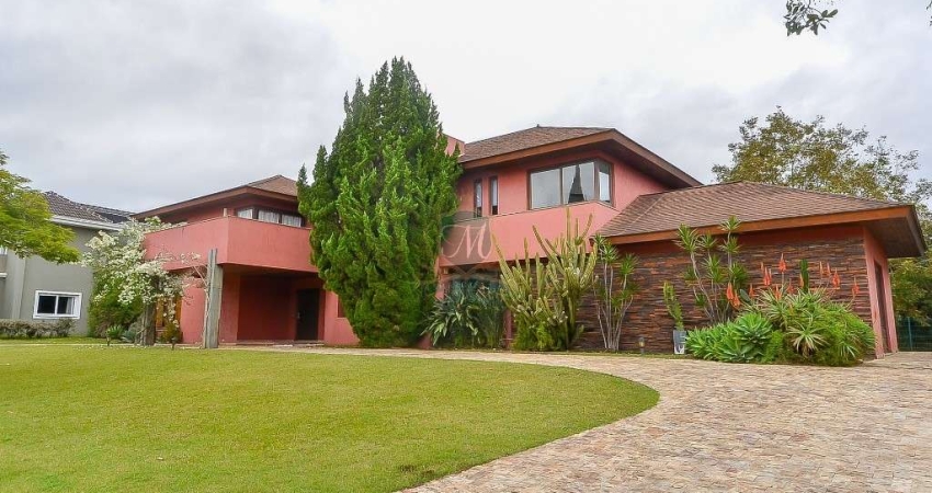 Magnifica casa a venda no Alphaville Pinhais  420 m², terreno de 1.488 m². 5 salas, 2 escrit. 6 bh, area  toda integrada. coz completa. gar 6 carros