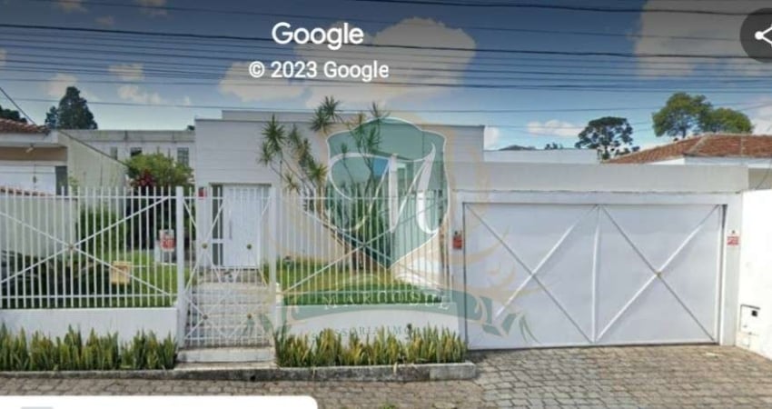 Excelente casa a venda no Ahu, com 290 m² num terreno de 522 m². Para Residencial ou Comercial. 5 Qto, 2 suite, gar 8 carros, 5 bh. Proximo a OAB.