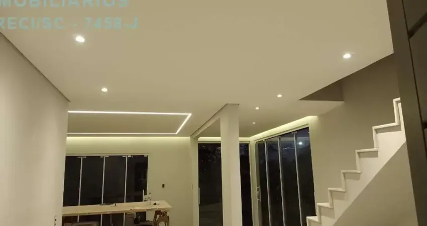 Casa com 3 quartos à venda na Rua Riachuelo, 5, Bom Retiro, Joinville