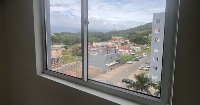 Apartamento em excelente localização em Porto Belo
