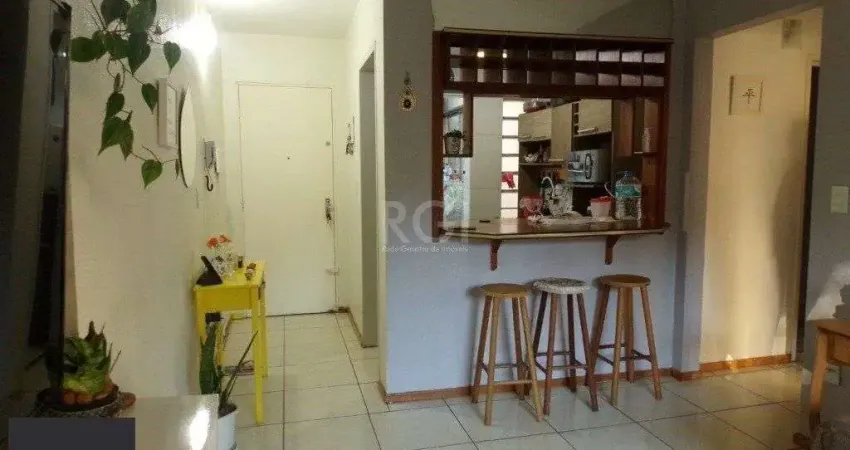 Apartamento de 02 dormitórios e vaga, na Antonio de Carvalho, no bairro Jardim Carvalho, em Porto Alegre, RS