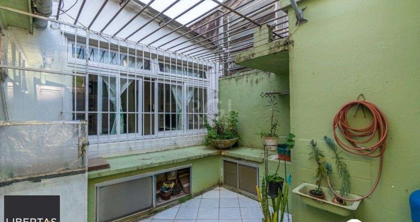 Casa com 3 quartos à venda na Rua João Abbott, 212, Petrópolis, Porto Alegre