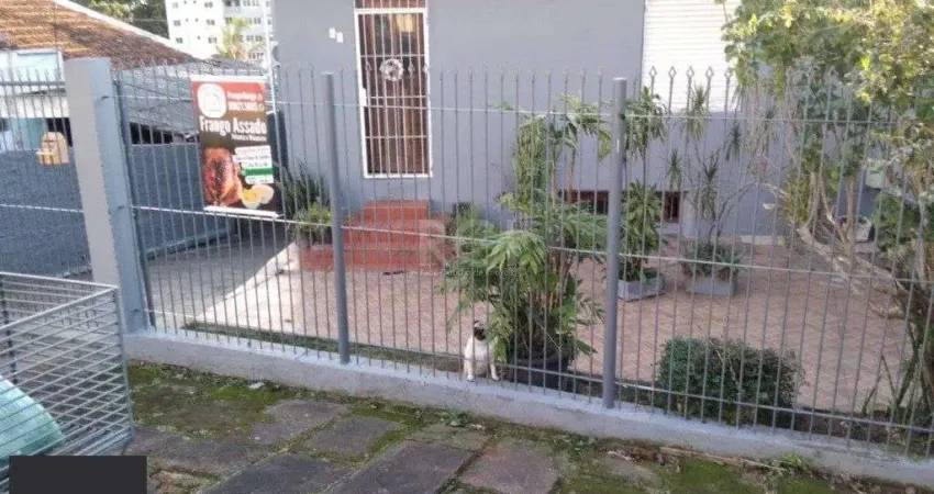 Casa para Venda - 200m², 4 dormitórios, sendo 1 suites, 2 vagas - Jardim Floresta