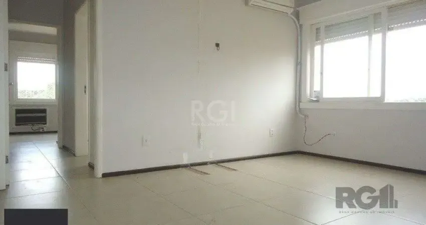 Apartamento de 2 dormitórios e vaga no Jardim do Salso DESOCUPADO