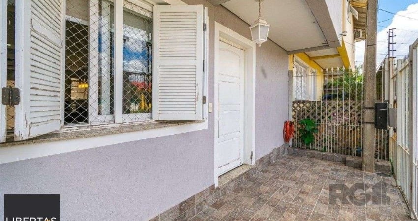 Casa sobrado no Sarandi de 3 dormitórios e vaga