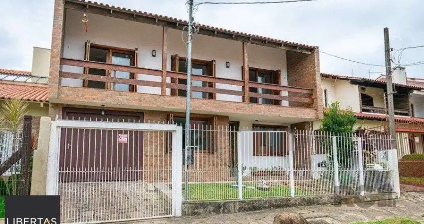 Casa no Jardim Itu com 5 dormitórios e 2 vagas e piscina