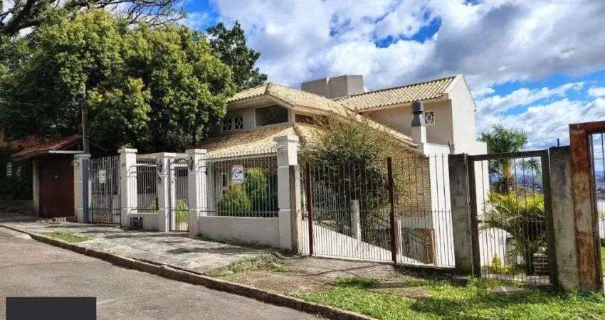 Casa sobrado com 300m² na Vila Nova de 3 dormitórios e 4 vagas