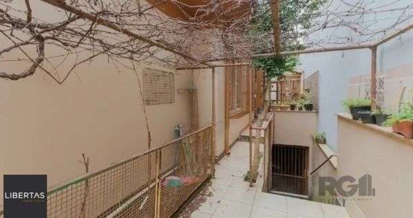 Casa com 3 quartos para alugar na Rua Marcelo Gama, 1212, Auxiliadora, Porto Alegre