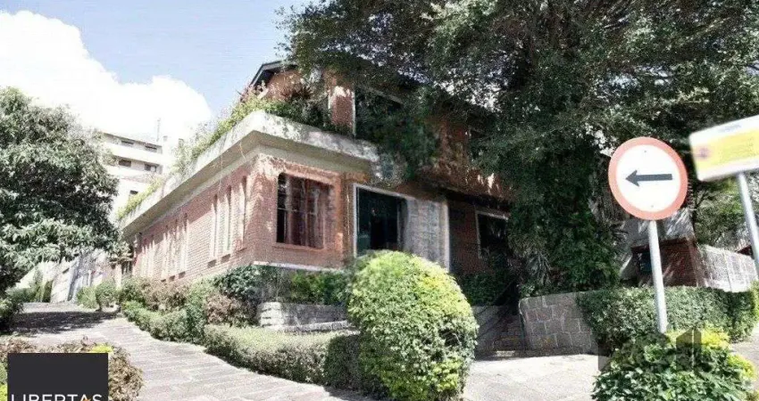 Libertas aluga Casa de 04 dormitórios, uma suíte ,234m² bairro Petrópolis/Palegre.