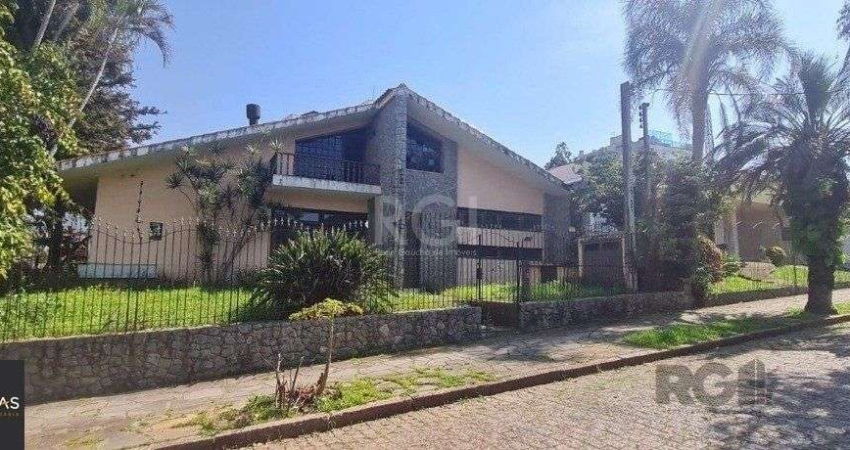 Casa para Venda - 400m², 4 dormitórios, sendo 1 suites, 4 vagas - Jardim Lindóia