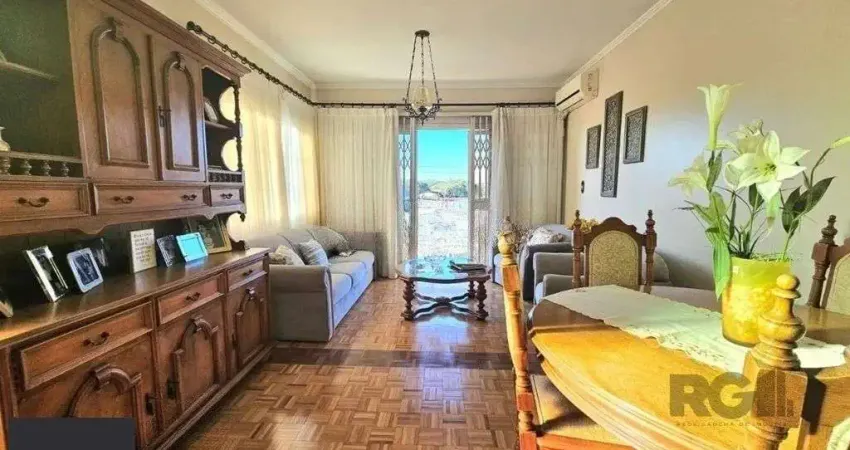 Casa 4 dormitórios no bairro Partenon